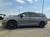 New 2025 Chrysler Pacifica Limited image 3
