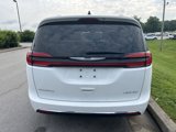 Used 2023 Chrysler Pacifica Limited image 5