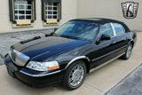 Used 2006 Lincoln Town Car Designer Series image 2