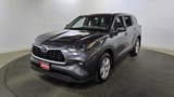 Used 2023 Toyota Highlander LE image 3