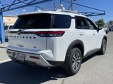 New 2025 Nissan Pathfinder SL w/ Black Appearance Package image 4
