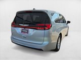 New 2026 Chrysler Pacifica Select image 2