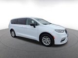 Used 2024 Chrysler Pacifica Touring-L image 2