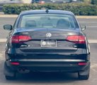 Used 2018 Volkswagen Jetta SE image 2