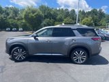 New 2025 Nissan Pathfinder Platinum image 5