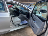 Used 2017 Toyota Camry LE image 4