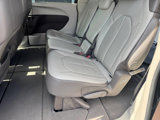 Used 2017 Chrysler Pacifica Touring-L image 6