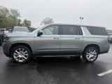 Used 2024 Chevrolet Suburban High Country image 3