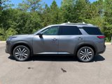 Used 2022 Nissan Pathfinder Platinum image 5