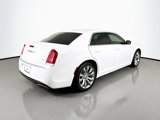 Used 2021 Chrysler 300 Touring w/ Chrome Appearance Package image 5