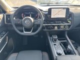 New 2025 Nissan Pathfinder Platinum image 2