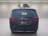 Used 2023 Chrysler Pacifica Touring-L image 4