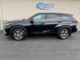 Used 2020 Toyota Highlander XLE image 2
