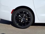 New 2025 Chrysler Pacifica Limited image 4