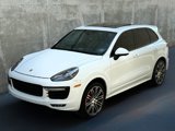 Used 2017 Porsche Cayenne Turbo image 2