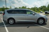 Used 2021 Chrysler Pacifica Touring-L image 6