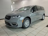 New 2025 Chrysler Pacifica Select image 3