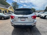 Used 2018 Nissan Pathfinder SV image 4