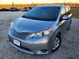 Used 2017 Toyota Sienna LE image 3