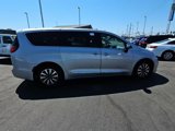 Used 2023 Chrysler Pacifica Limited w/ Uconnect Theater Family Group image 4