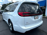 Used 2022 Chrysler Pacifica Limited image 6