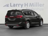 Used 2021 Chrysler Pacifica Touring-L image 2