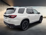New 2025 Honda Pilot Touring image 3