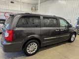 Used 2015 Chrysler Town & Country Limited image 4
