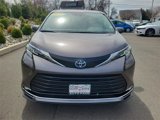 Used 2023 Toyota Sienna XLE w/ XLE Plus Package image 2