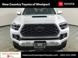 Used 2022 Toyota Tacoma TRD Sport image 2