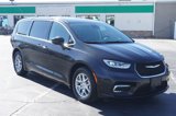 Used 2023 Chrysler Pacifica Touring-L image 3