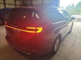Used 2022 Chrysler Pacifica Touring-L image 3