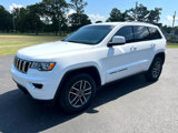 Used 2019 Jeep Grand Cherokee Laredo w/ 18" Wheel & 8.4" Radio Group image 2