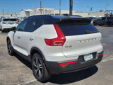 Used 2022 Volvo XC40 T5 R-Design image 5