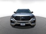 Used 2024 Ford Explorer XLT w/ Equipment Group 202A image 4