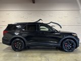 Used 2023 Ford Explorer ST image 2