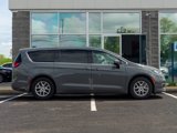 Used 2023 Chrysler Pacifica Touring-L image 3