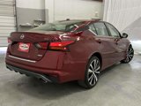 Used 2022 Nissan Altima 2.5 SR image 2