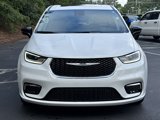 Used 2024 Chrysler Pacifica Limited w/ Uconnect Theater Family Group image 2