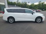 New 2026 Chrysler Pacifica Select image 6