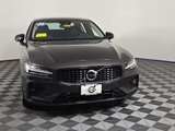 Certified 2025 Volvo S60 B5 Core image 3