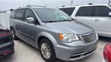 Used 2016 Chrysler Town & Country Limited image 2