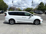 Used 2018 Chrysler Pacifica Limited image 3
