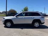 New 2025 Jeep Grand Cherokee Laredo image 2