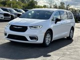 New 2026 Chrysler Pacifica Select image 6