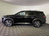 New 2025 Nissan Pathfinder Platinum w/ Black Appearance Package image 5