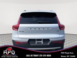 Used 2022 Volvo XC40 T5 Momentum image 4