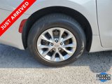 Used 2023 Chrysler Pacifica Touring-L image 5