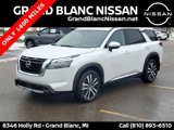 Used 2025 Nissan Pathfinder Platinum w/ Cargo Package image 2