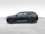 New 2025 Volkswagen Atlas Peak Edition SE image 3